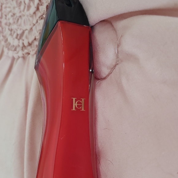 Very Good Girl Carolina Herrera - Picture 4 of 6